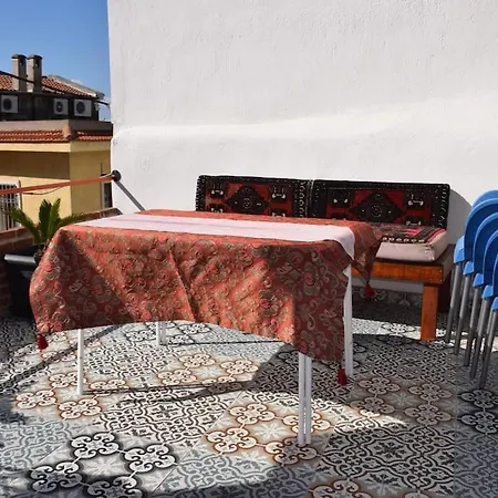 Merkezde Lueks Evi Ayvalı